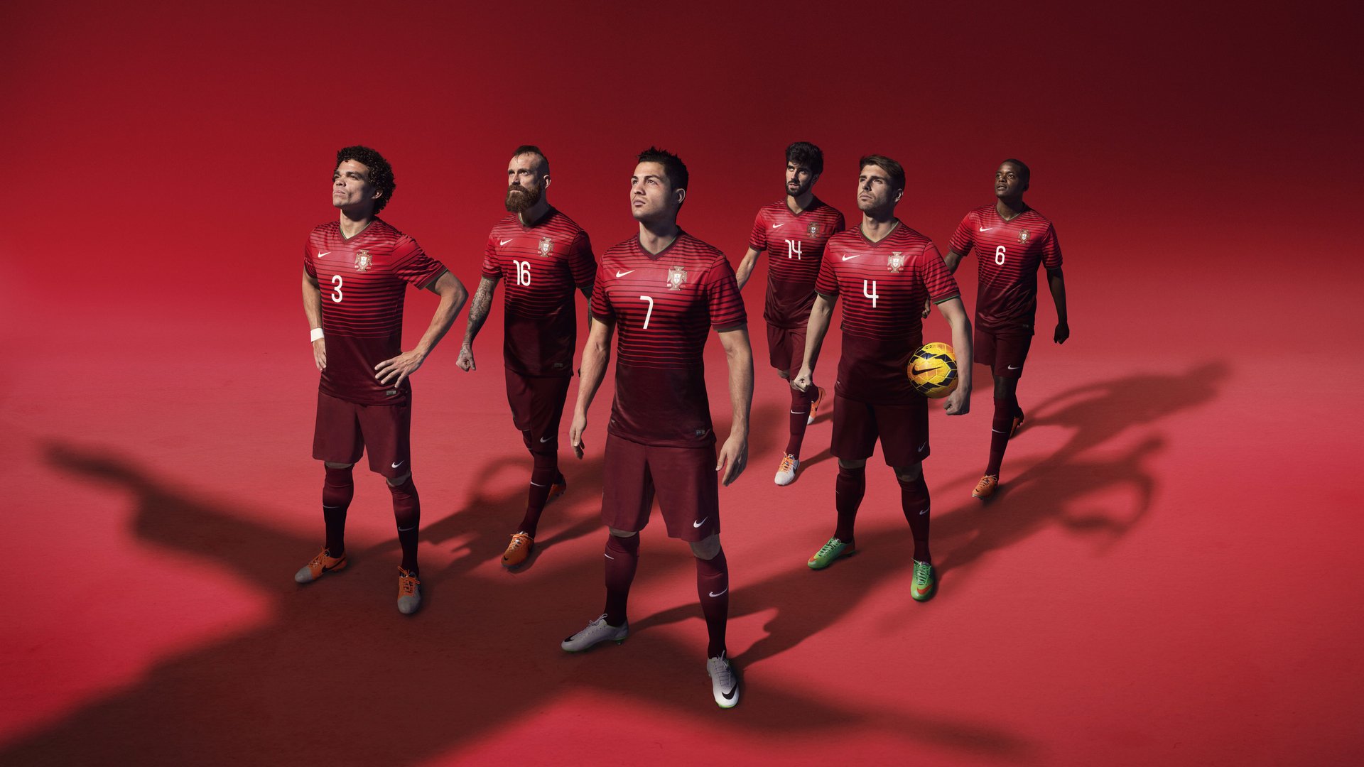 世界杯2026官网-Uzi惊艳亮相加拿大队！极限操作引爆全球热议，传奇永不落幕？